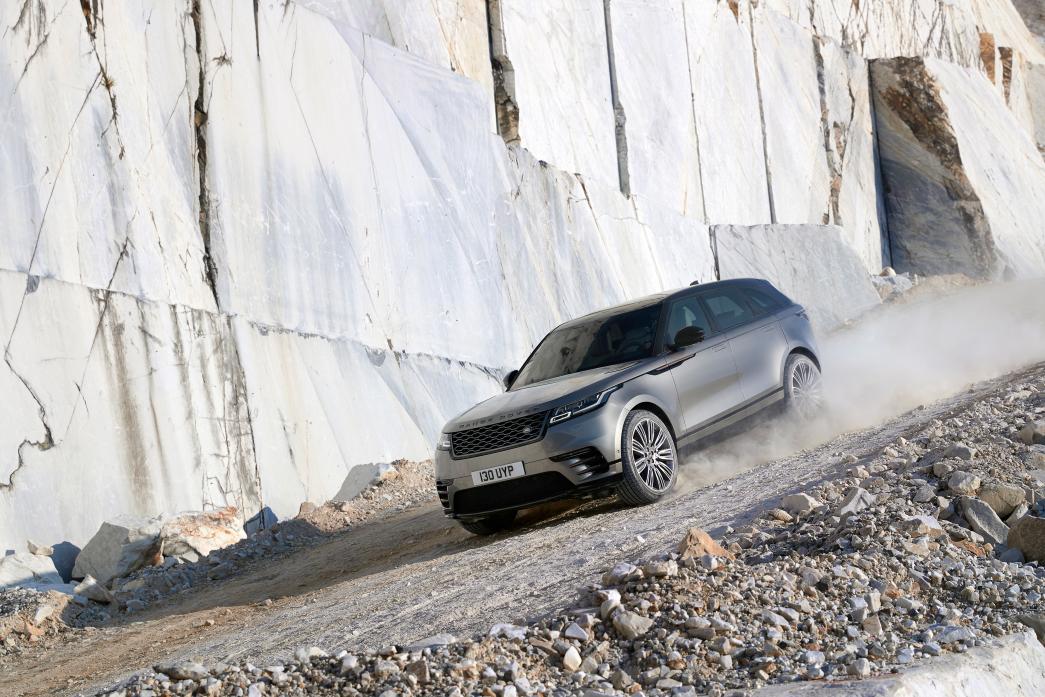 Range rover online velar phev test