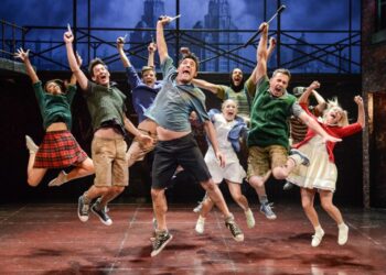 Review of Blood Brothers – Darlington Hippodrome