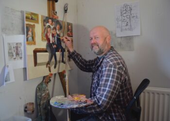 Lee Fearnley at work on a painting