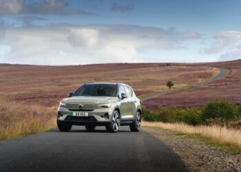 Enjoy the ride in the Volvo EX40