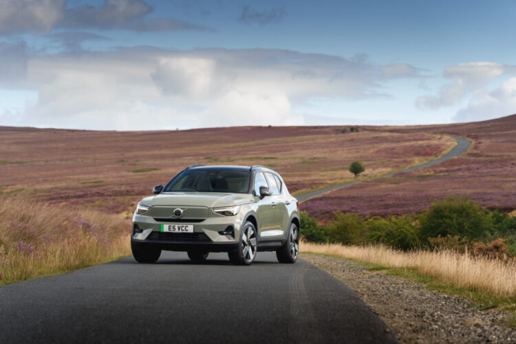 Enjoy the ride in the Volvo EX40