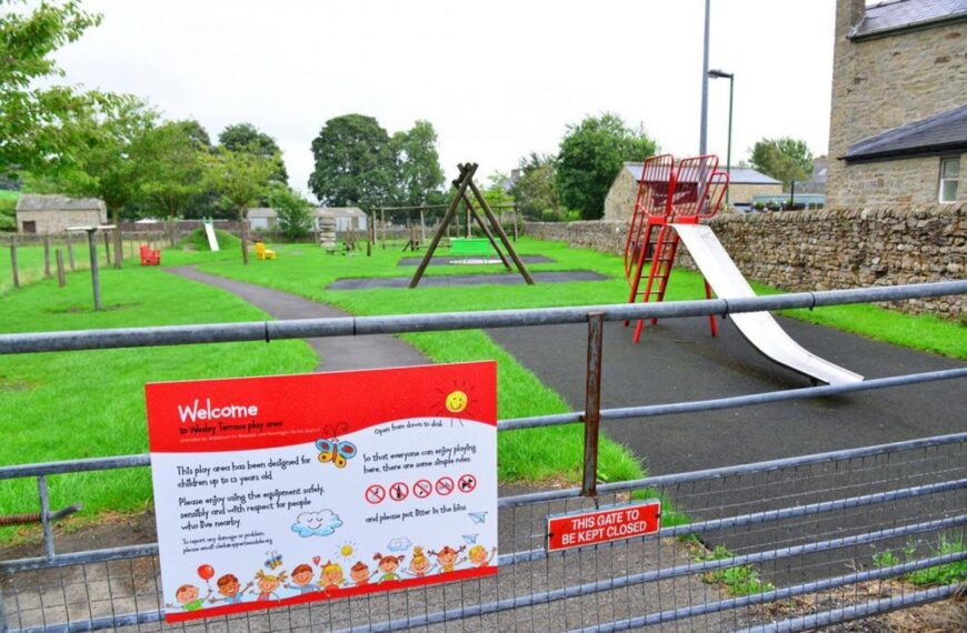 Middleton play park reopens as&hellip;