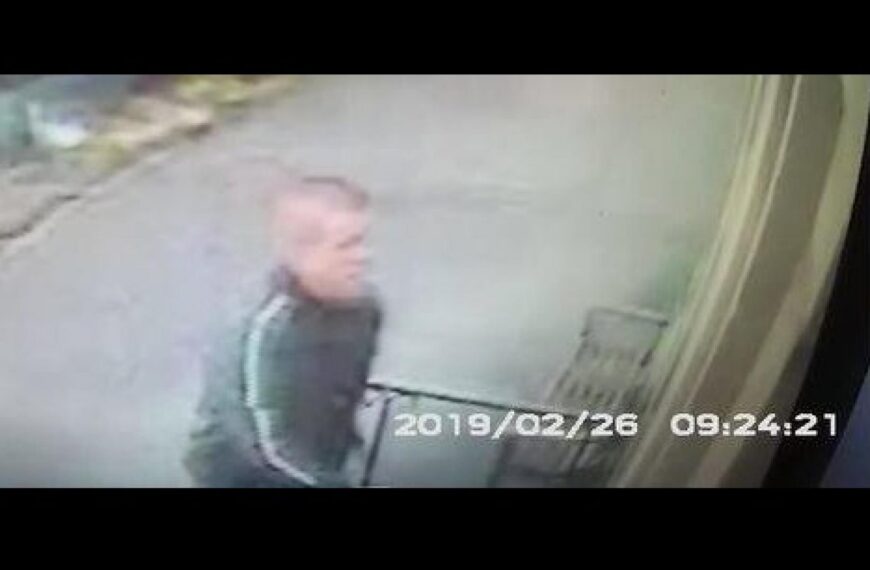Thief takes £100 from church
