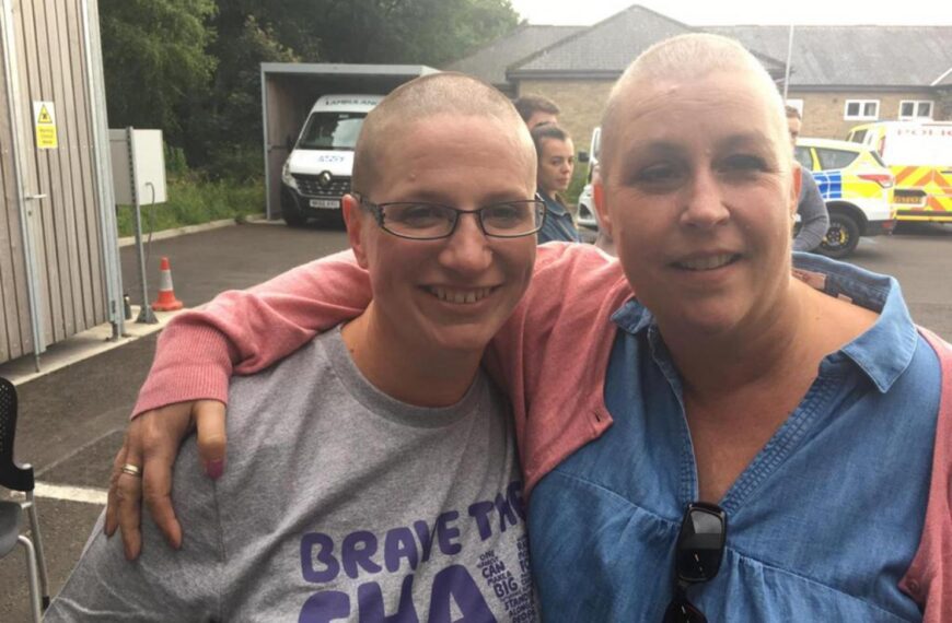 Barney paramedic ‘braves the shave’&hellip;