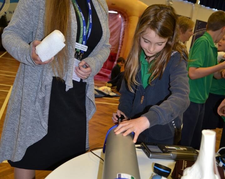 Bus offers tour of NHS…
