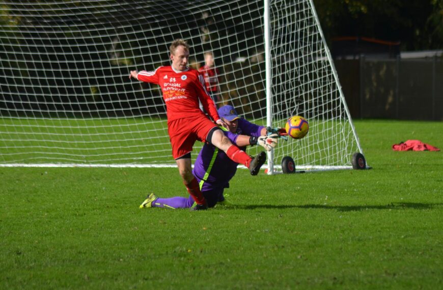Football round-up: Bowes overcome defending&hellip;