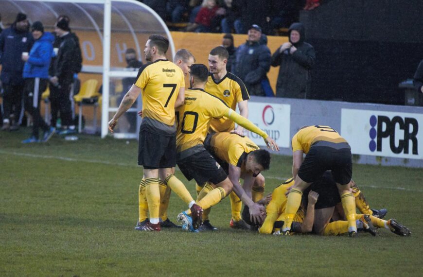 Dodds fires West into last…