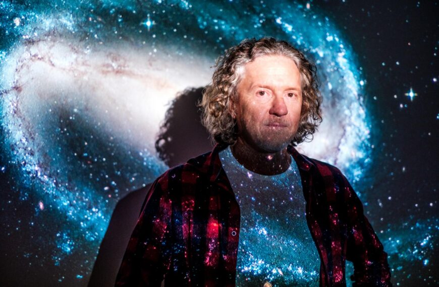 Stargazers make a bee-line for new observatory