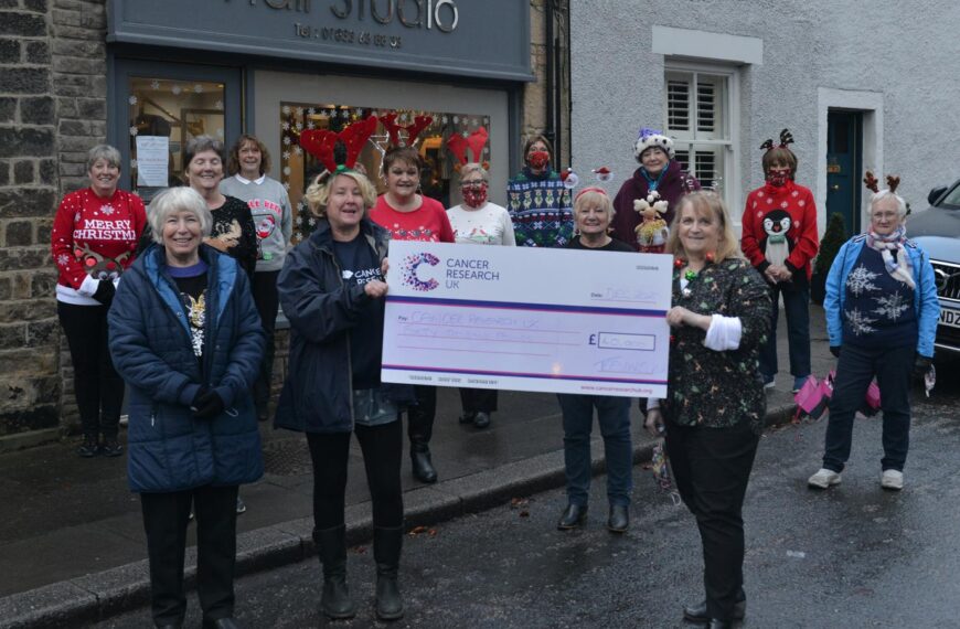 Cancer fundraisers hand over £40,000…