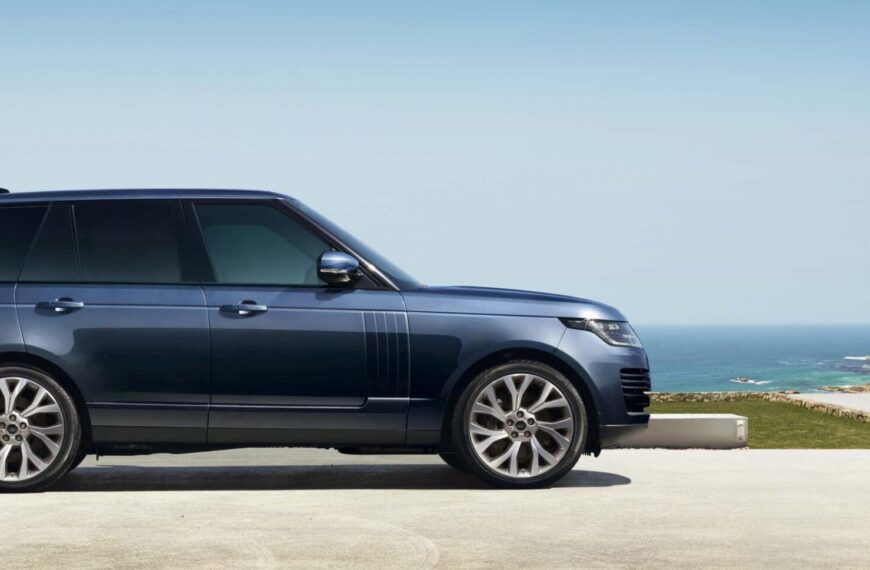 Test Drive: The New Range Rover D300 Westminster