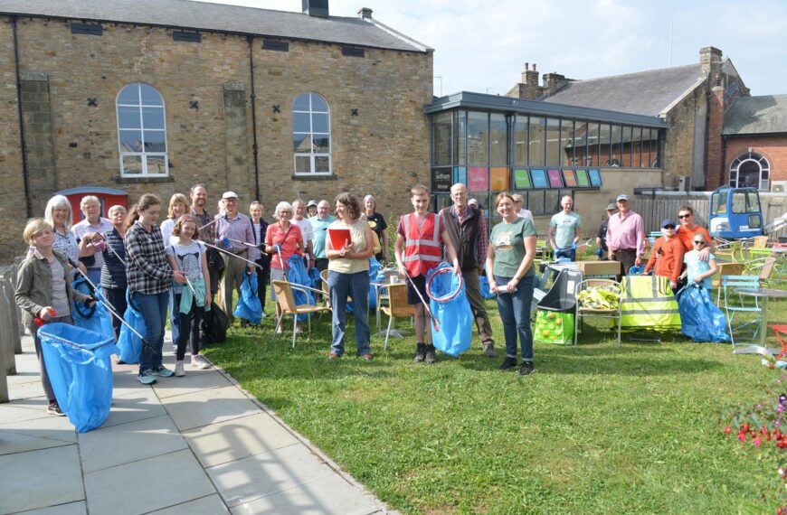 Anti-litter volunteers hit the streets…