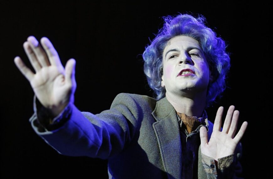 Story of Quentin Crisp being…