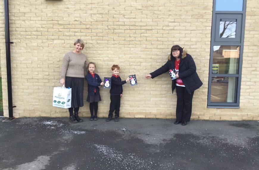 Pupils spread cheer to care…