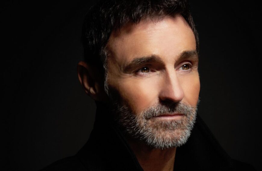 90s chart-topper brings intimate one-man&hellip;