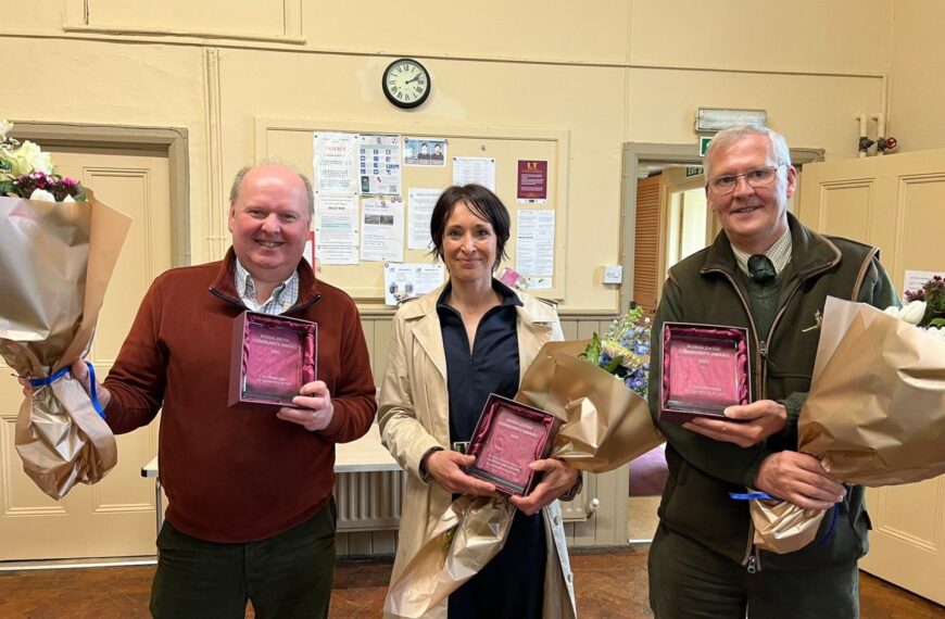 Village says ‘thanks’ to helpful&hellip;