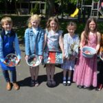 Roses and crowns to celebrate the Queen’s…