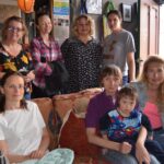 Town support group helps Ukrainian refugees settle…