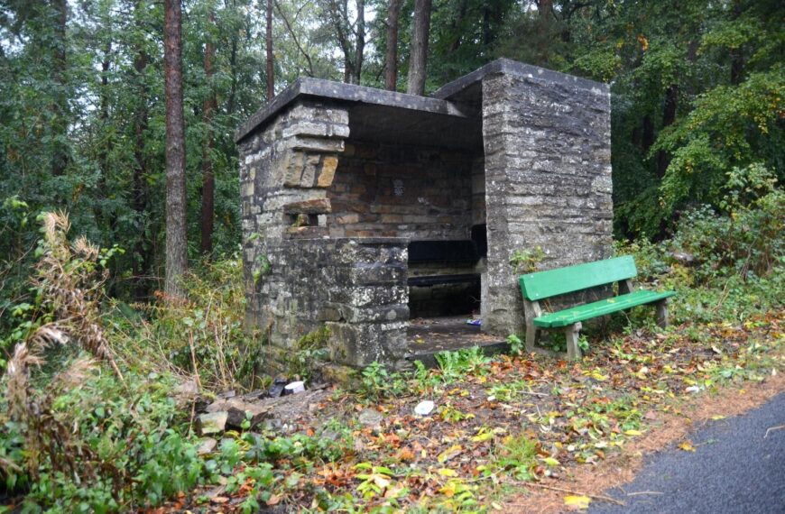 Concern over eyesore shelter in Middleton