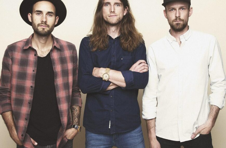 Canadian folk music trio head&hellip;