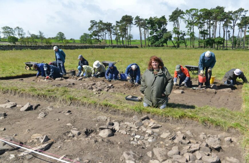 Digging into the Bronze Age past