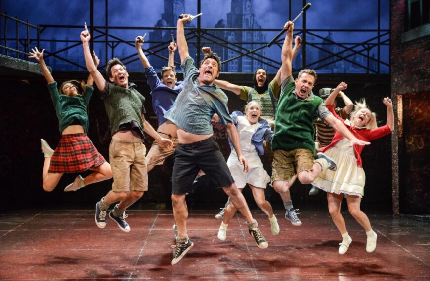 Review of Blood Brothers – Darlington Hippodrome