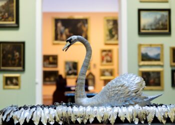 Much-loved Silver Swan gets spruced up