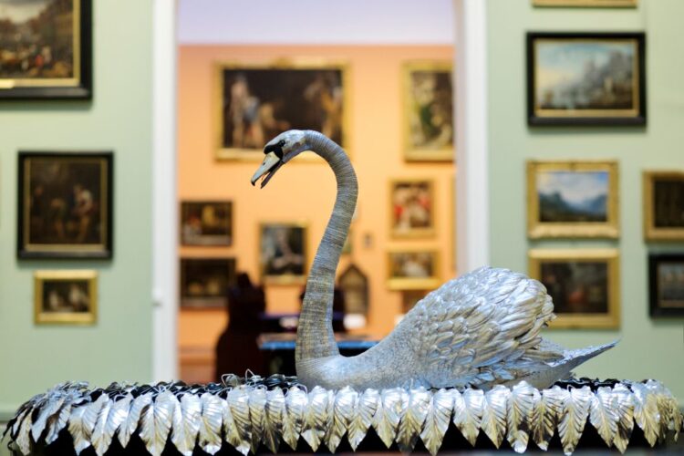 Much-loved Silver Swan gets spruced up