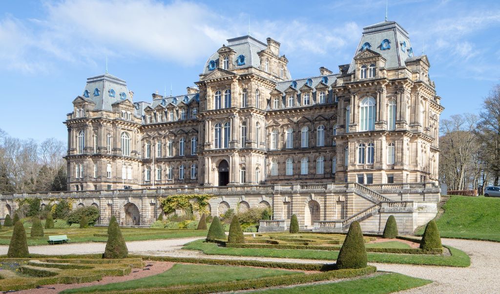 Museum thief must pay back £23,000
