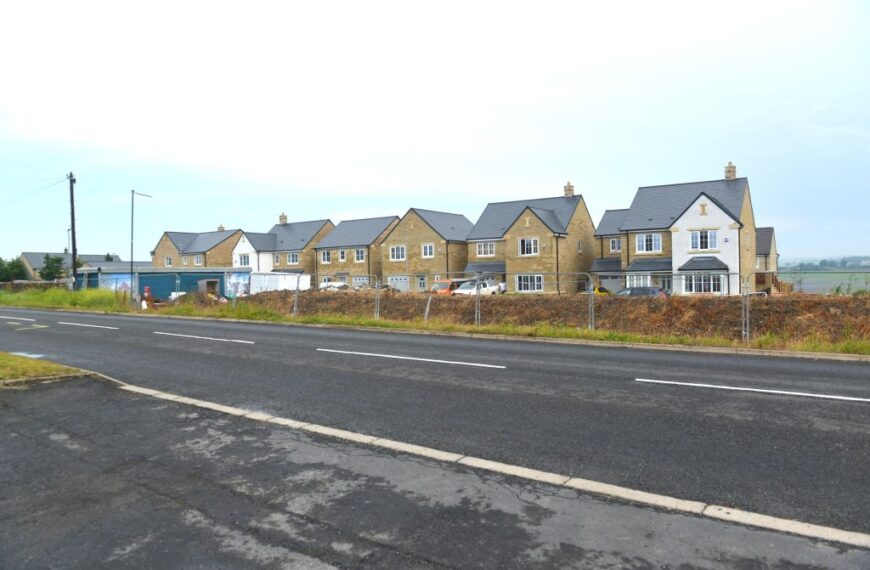 Anger over ’embarrassing’ eyesore entrance to Barnard Castle