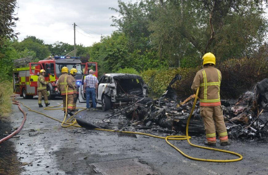 Blaze destroys caravan and two cars